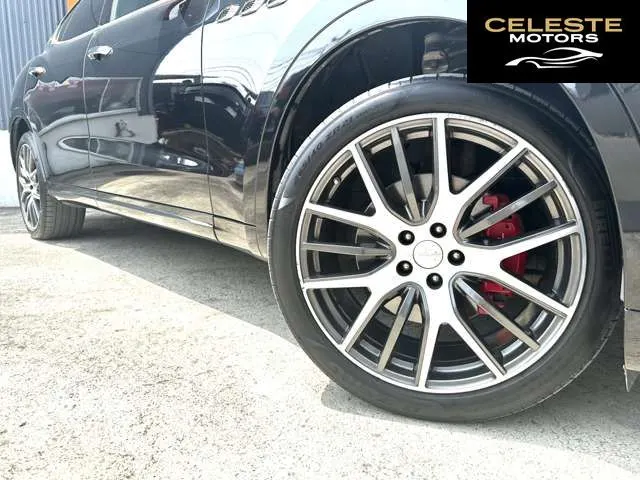 MASERATI Levante 2017 — photo 3 sur 8