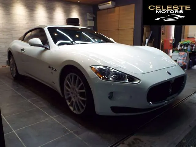 MASERATI GranCabrio 2010 — photo 2 sur 8