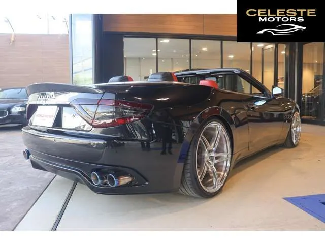 MASERATI GranCabrio 2011 — photo 4 sur 8