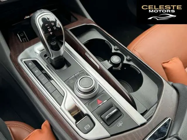 MASERATI Levante 2017 — photo 6 sur 8