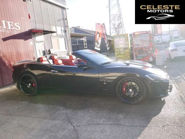 MASERATI GranCabrio 2011 — photo 2 sur 8