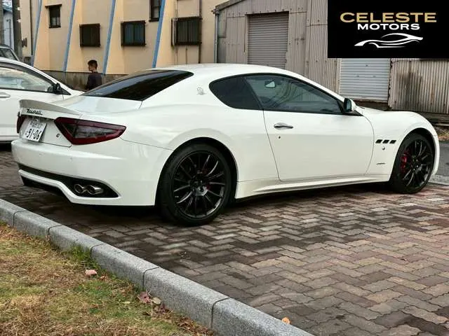 MASERATI GranTurismo 2010 — photo 4 sur 8