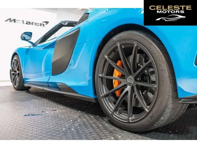 MCLAREN 675LT Spider 2016 — photo 8 sur 8