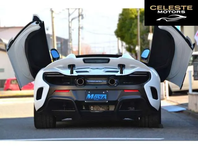 MCLAREN 675LT Spider 2016 — photo 5 sur 8