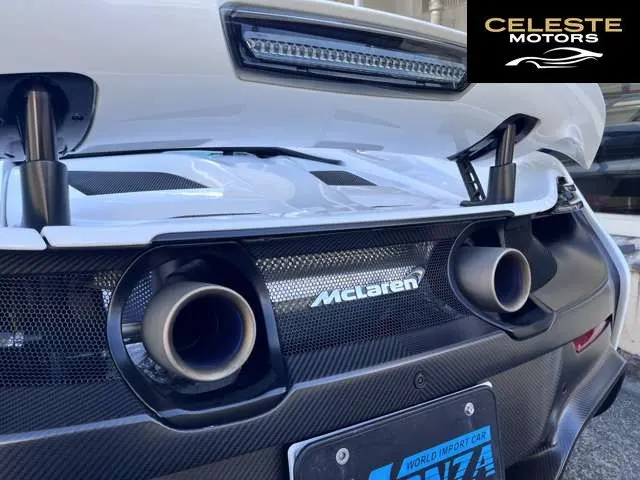 MCLAREN 675LT Spider 2016 — photo 8 sur 8