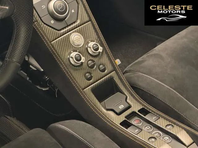 MCLAREN 675LT Spider 2016 — photo 6 sur 8