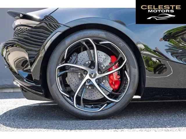 MCLAREN 750S 2024 — photo 4 sur 8