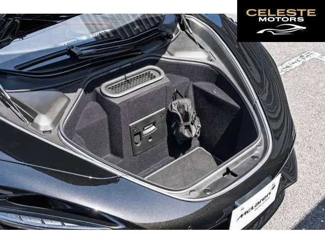 MCLAREN 750S 2024 — photo 8 sur 8