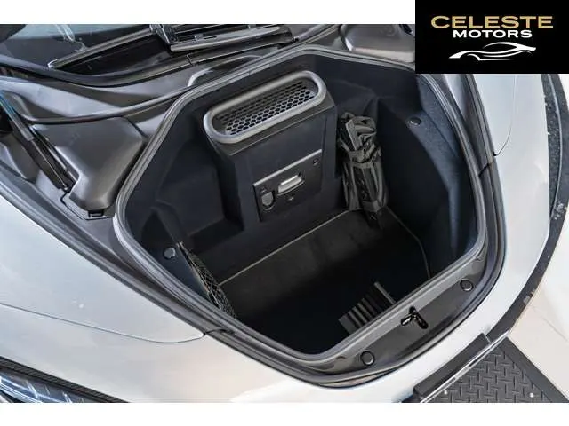 MCLAREN 750S 2024 — photo 4 sur 8