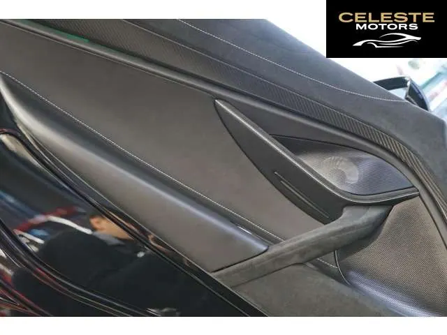 MCLAREN 750S Spider 2024 — photo 2 sur 8