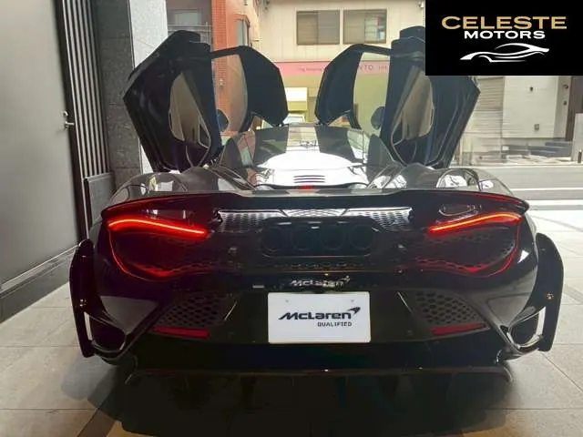 MCLAREN 765LT 2021 — photo 2 sur 8