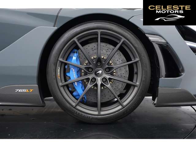 MCLAREN 765LT 2021 — photo 2 sur 8