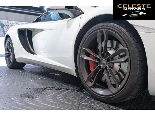 MCLAREN MP4-12C 2014 — photo 6 sur 8