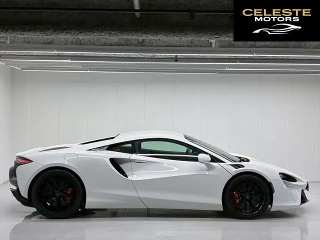 MCLAREN Artura 2023 — photo 7 sur 8