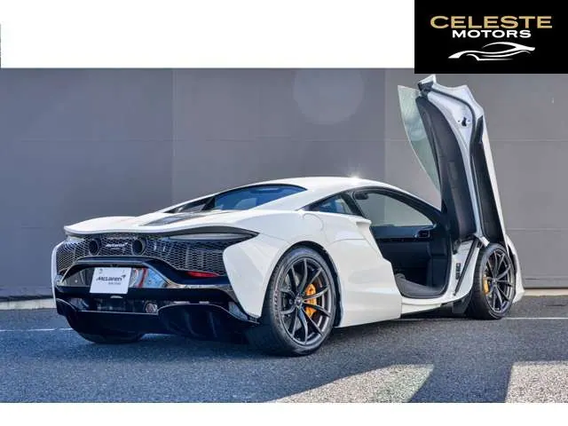 MCLAREN Artura 2024 — photo 4 sur 8