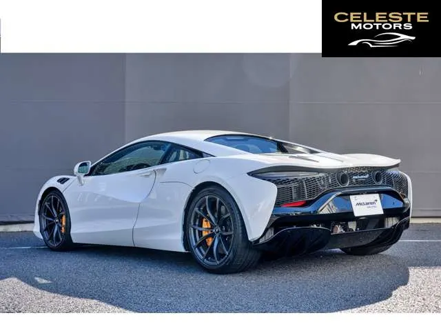MCLAREN Artura 2024 — photo 6 sur 8