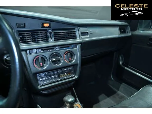 MERCEDES BENZ 190-Classe 1988 — photo 8 sur 8