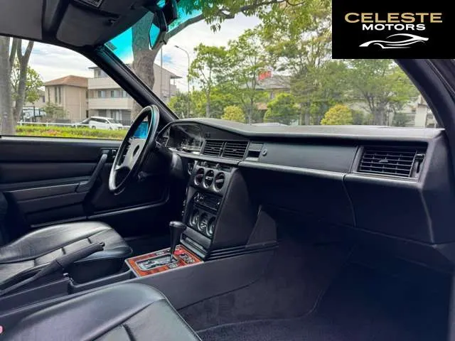 MERCEDES BENZ 190-Classe 1990 — photo 2 sur 8