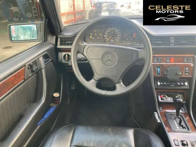 MERCEDES BENZ E-Classe 1995 — photo 8 sur 8