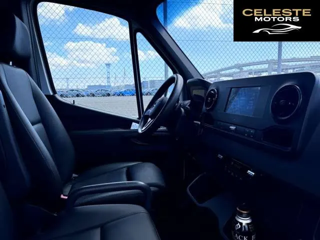 MERCEDES BENZ Sprinter 2024 — photo 3 sur 3