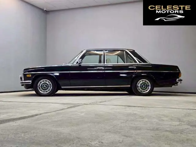 MERCEDES BENZ W114 1975 — photo 5 sur 8