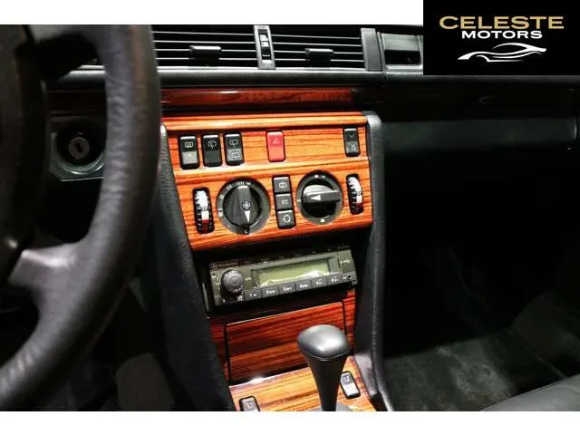 MERCEDES BENZ Medium-Classe Break ／T Série 1991 — photo 6 sur 8