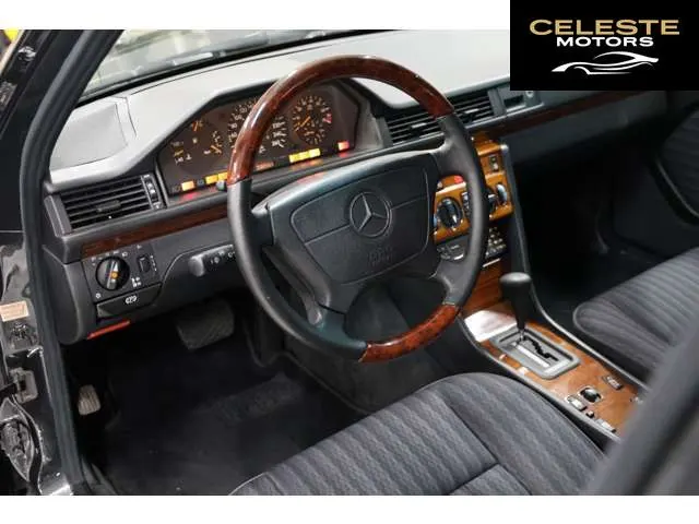 MERCEDES BENZ Medium-Classe Break ／T Série 1993 — photo 7 sur 8