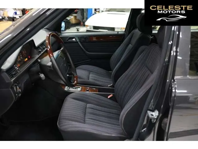 MERCEDES BENZ Medium-Classe Break ／T Série 1993 — photo 8 sur 8