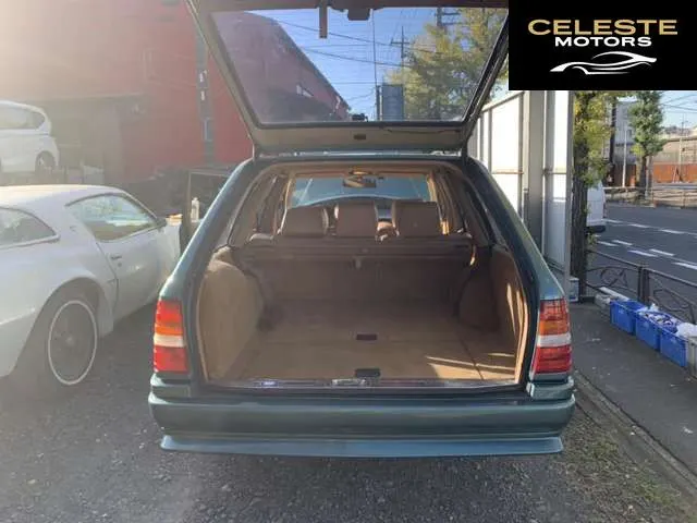 MERCEDES BENZ Medium-Classe Break ／T Série 1989 — photo 4 sur 8