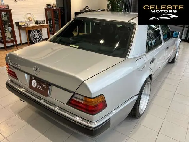 MERCEDES BENZ Medium-Classe 1993 — photo 3 sur 8