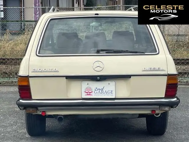 MERCEDES BENZ Medium-Classe 1980 — photo 7 sur 8
