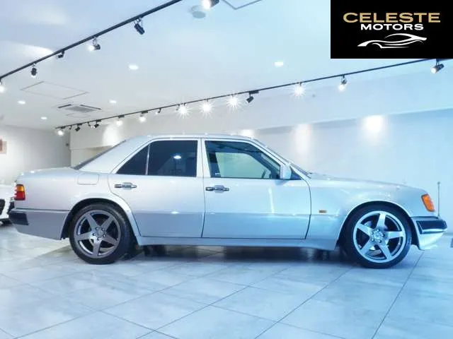 MERCEDES BENZ Medium-Classe 1993 — photo 2 sur 8
