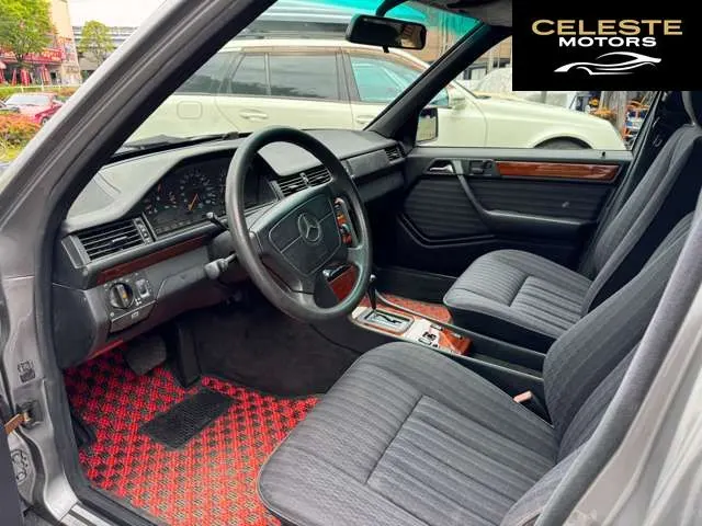 MERCEDES BENZ Medium-Classe 1992 — photo 2 sur 8
