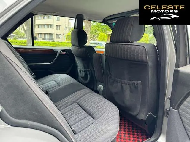 MERCEDES BENZ Medium-Classe 1992 — photo 7 sur 8