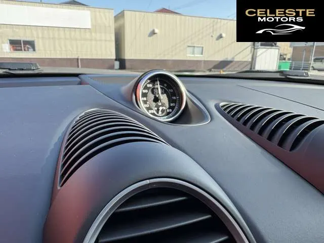 PORSCHE 718 Cayman 2022 — photo 8 sur 8