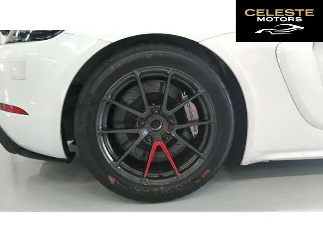 PORSCHE 718 Cayman 2024 — photo 8 sur 8