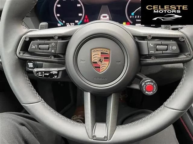 PORSCHE 911 2025 — photo 6 sur 8