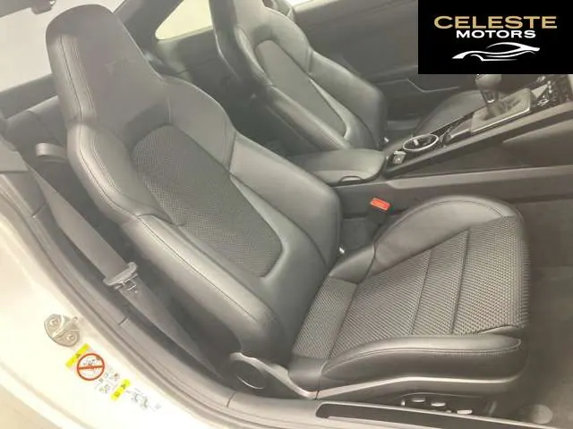 PORSCHE 911 2023 — photo 2 sur 8