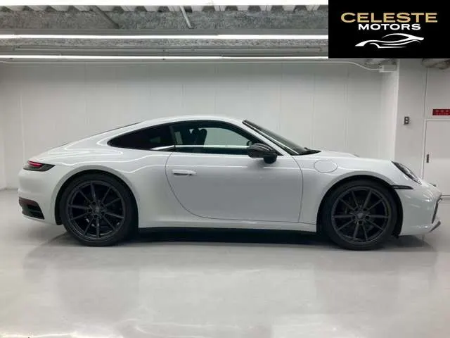 PORSCHE 911 2023 — photo 8 sur 8