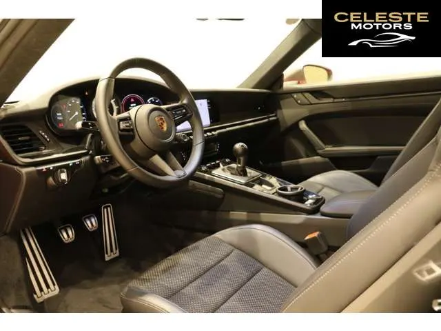PORSCHE 911 2024 — photo 8 sur 8