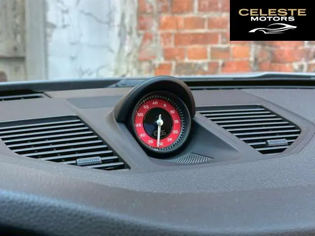 PORSCHE 911 2024 — photo 4 sur 8