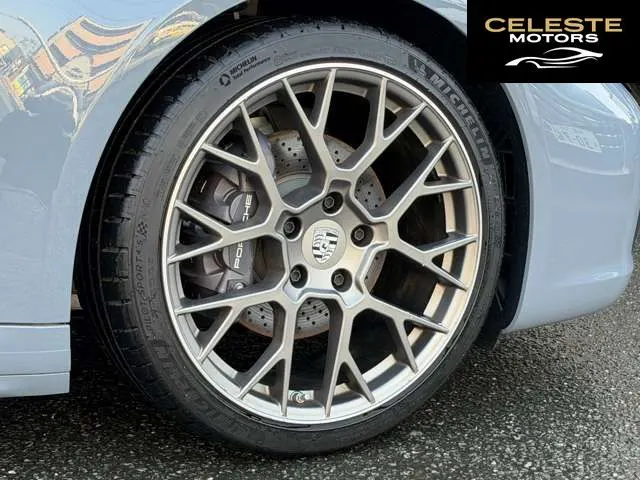 PORSCHE 911 2024 — photo 8 sur 8