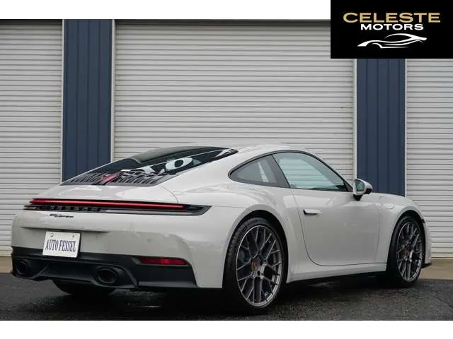 PORSCHE 911 2025 — photo 5 sur 8