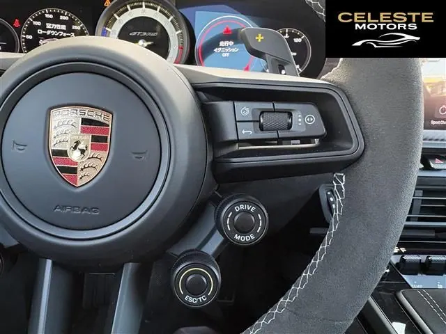 PORSCHE 911 2023 — photo 2 sur 8