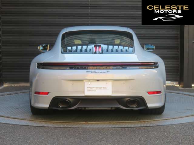PORSCHE 911 2025 — photo 5 sur 8