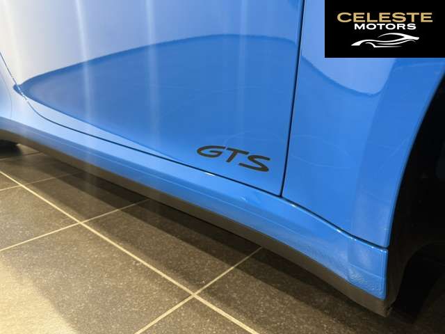 PORSCHE 911 2023 — photo 5 sur 8