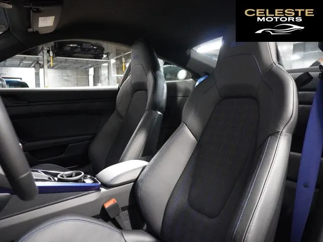 PORSCHE 911 2025 — photo 6 sur 8