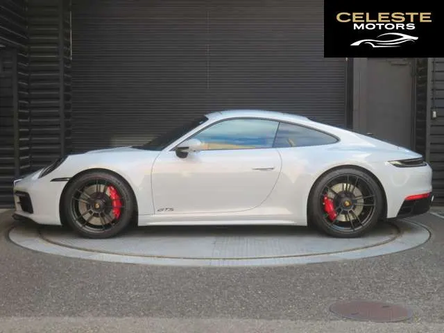 PORSCHE 911 2023 — photo 3 sur 8