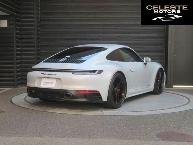 PORSCHE 911 2023 — photo 6 sur 8