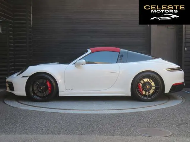 PORSCHE 911 2024 — photo 3 sur 8